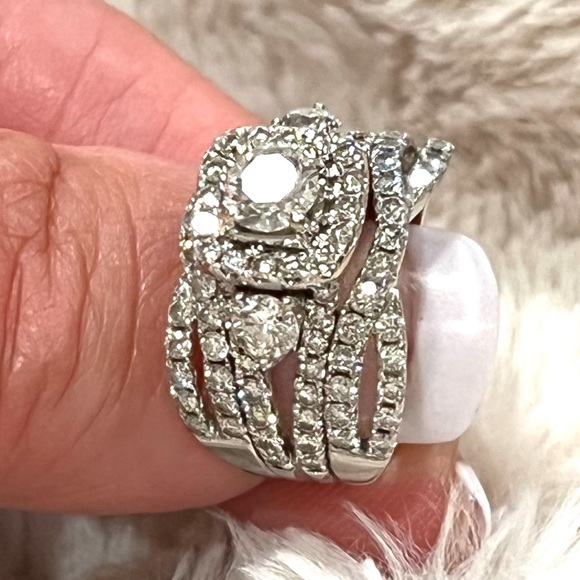 Jewelry - 14k Diamond Wedding Set, Excellent Quality, Lightly Pre-Loved. White gold